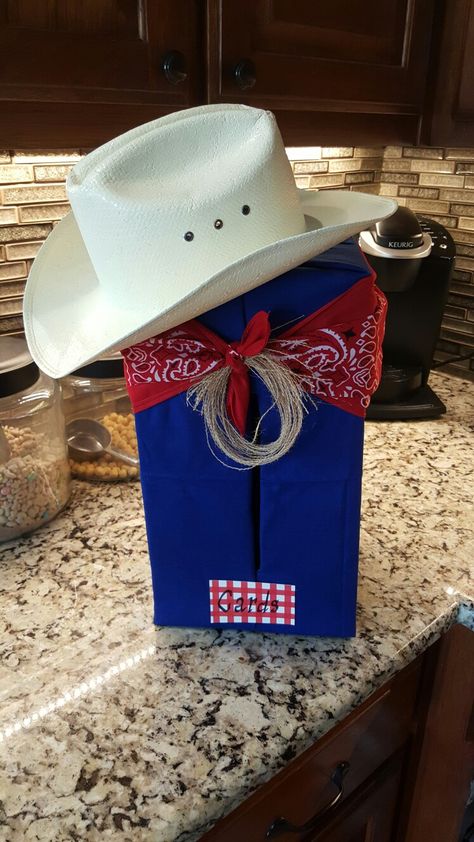 Graduation card box for the cowboy Rodeo Valentine Boxes, Western Card Box Ideas, Cowboy Valentines Boxes, Party Card Box, Graduation Card Box, Boys Crafts, Horse Valentine, Valentine Boxes For School, Country Themed Parties