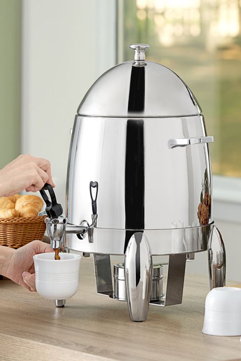 Person using a coffee chafer. Brunch Setup Ideas, Breakfast Buffet Ideas, Brunch Setup, Brunch Bar, Buffet Ideas, Catering Supplies, Setup Ideas, Catering Business, Tea Break