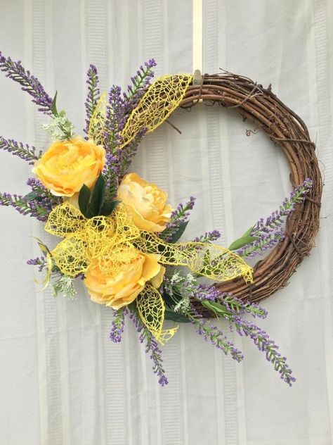 Yellow Wreaths, Wreath Ideas For Front Door, Summer Wreath Ideas, Door Wreaths Spring, Sunflower Burlap Wreaths, Yellow And Lavender, Yellow Wreath, Door Farmhouse, Front Door Wreaths