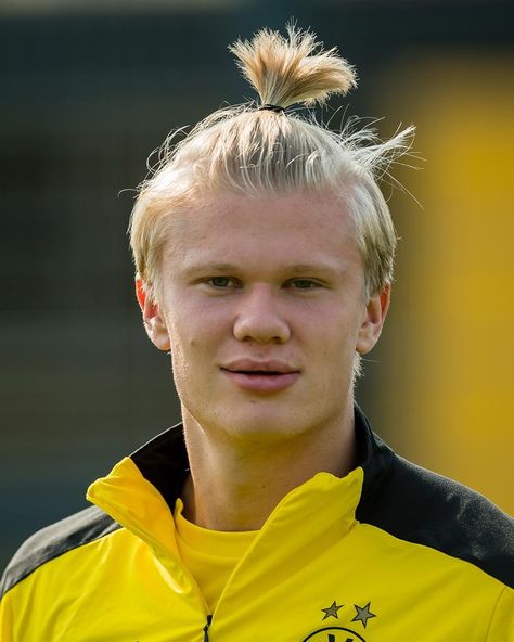 Haaland Funny Face, Hairstyle Names, Jack Grealish, Men With Blonde Hair, Football Icon, Boy Best Friend, Soccer Boys, Football Funny, Football Boys