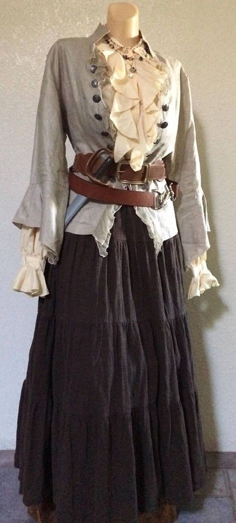 Pirate Outfit Women, Pirate Halloween Costume, Pirate Garb, Female Pirate, Pirate Aesthetic, Pirate Dress, Female Pirate Costume, Pirate Cosplay, Pirate Costumes