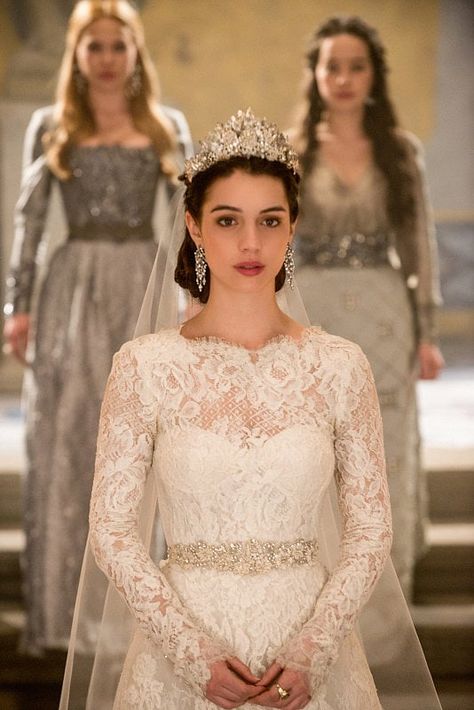 Worst Wedding Dress, Queen Wedding Dress, Marie Stuart, Tv Weddings, Reign Fashion, Looks Kate Middleton, Reign Dresses, Runaway Bride, Iconic Weddings