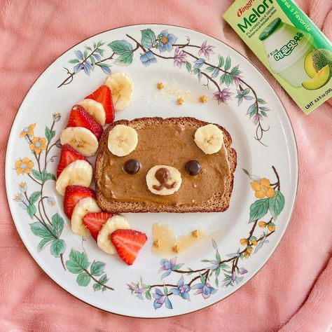 Colleen McCoy on Instagram: “#brekkietime with my lil honey bear 🍯🐻 . . . #cutebreakfast #aestheticbreakfast #brekkie #honeytoast #toasttuesday #kawaiifood #happybrekkie” Bear toast Kawaii food Bear Toast, Bread Peanut Butter, Cute Breakfast Ideas, Snack Hacks, Honey Toast, Food Art For Kids, Cute Food Art, Kawaii Food, Slice Of Bread