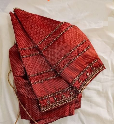 Red Blouse Design, Blouse Design Aari Work, Blouse Maggam Work, Latest Bridal Blouse Designs, Maggam Work Blouse, Latest Blouse Designs Pattern, New Saree Blouse Designs, Traditional Blouse Designs, Latest Model Blouse Designs