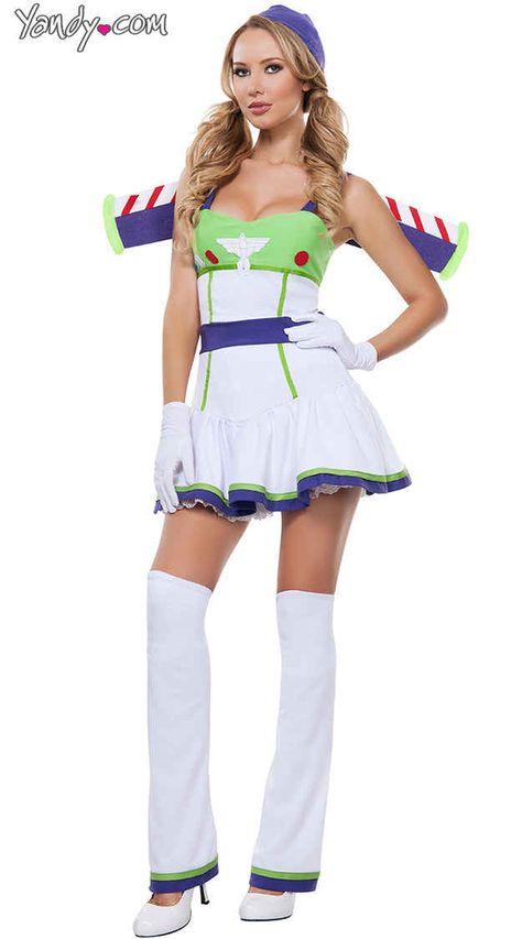 This costume, sadly, does take us to infinity... and beyond: | 20 Halloween Costumes That Will Destroy Your Childhood Disfraz Buzz Lightyear, Buzz Costume, Explorer Costume, Buzz Lightyear Costume, Character Halloween Costumes, Halloween Parejas, Hot Halloween, Womens Outfit, Duo Halloween Costumes