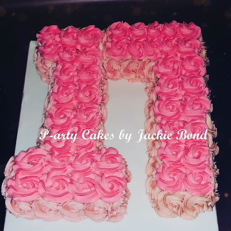 17 Cake Ideas, 17 Cake, 17th Birthday Cake, Rose Buttercream, Number Birthday Cakes, 17 Birthday Cake, Hol Up, 17th Birthday Ideas, 17 Birthday