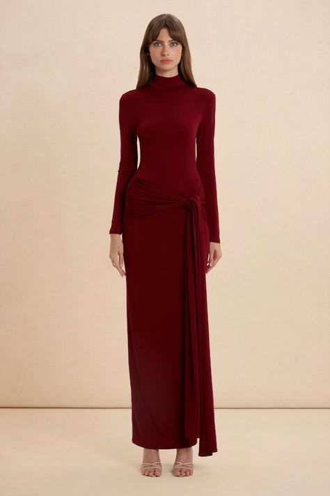 #weddingguest #blacktie #formal #maxidress #dress #elegance #sonyamoda #nour Lupita Nyong, Work Holiday Party, High Neck Designs, Dress Mermaid, Swimwear Sets, Mermaid Evening Dresses, Body Dress, Burgundy Dress, Angel Eyes