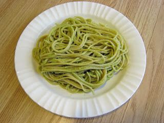 One day at a time: Poblano Pepper Spaghetti Recipe for a delicious Mexican dish!! Pablano Pepper, Green Spaghetti Recipe, Pepper Noodles, Pepper Spaghetti, Avocado Recipes Pasta, Poblano Peppers Recipes, Poblano Pepper, Green Spaghetti, Pasta Noodle Recipe