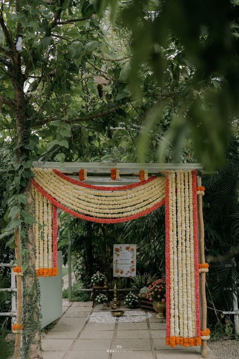 Photo from Sreedevi and Narendran Wedding Traditional Wedding Entrance Decor, South Indian Haldi Decor, Wedding Entrance Decoration Indian, Entrance Arch Wedding, Traditional South Indian Wedding Decor, Indian Wedding Entrance Decor, Indian Wedding Entrance, Garland Archway, Muhurtham Decor