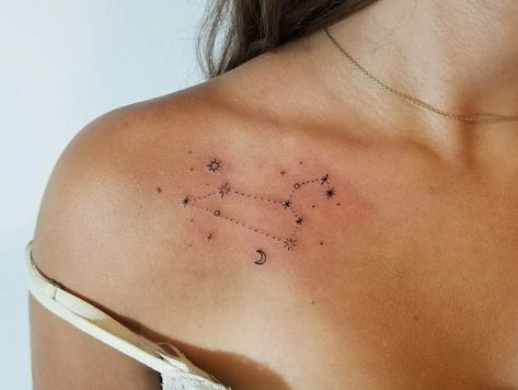 Leo Collar Bone Tattoo, Constellation Tattoo Aesthetic, Constellation Collar Bone Tattoo, Collarbone Constellation Tattoo, Subtle Marauders Tattoo, Sirius Star Tattoo, Leo Star Sign Tattoo, Sirius Tattoo, Marauders Tattoo