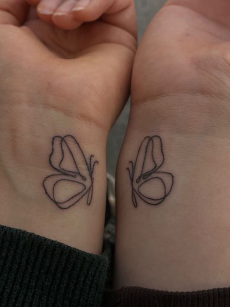 Matching Tattoos On Ankle, Cute Matching Flower Tattoos, Summer Matching Tattoos, Cute Simple Matching Tattoos For Best Friends, Best Friend Tattoos Connecting, Matching Tattoos Butterflies, Best Friend Phrase Tattoos, Cute Dainty Matching Tattoos, Matching Women Tattoos