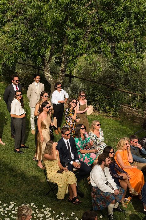 Real Wedding | Camilla + Lucas Wedding Guest Garden Party, Outdoor Summer Party Outfit, Garden Party Dress Code, Wedding Guest Photos, Garden Party Formal, Formal Garden Party, Wedding Guest Guide, Engagement Party Guest, Colombian Wedding