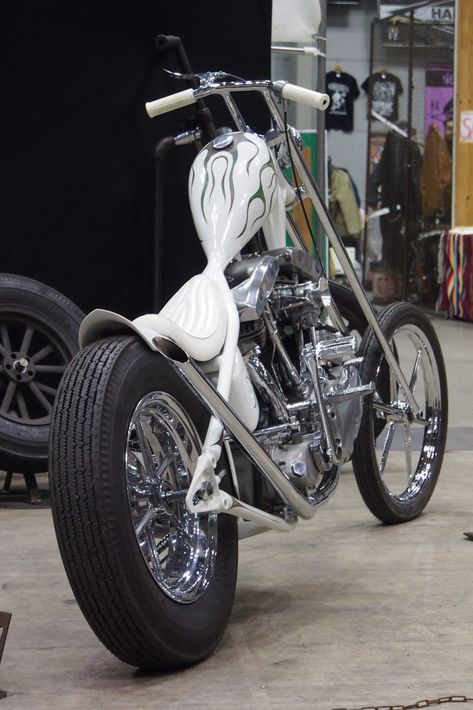 Moto Chopper, Sportster Chopper, Custom Motorcycles Bobber, Female Motorcycle Riders, Harley Shovelhead, Sportster Bobber, Old School Chopper, Custom Sport Bikes, Custom Chopper