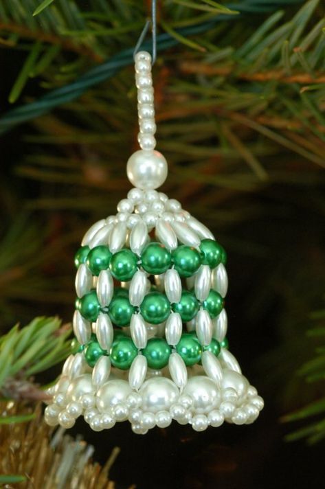 Beaded Bell, Make Christmas Ornaments, Beaded Christmas Decorations, Christmas Beading, Bead Ornaments, Christmas Wreaths Diy Easy, Beaded Christmas Ornaments, Christmas Bead, Bell Ornaments