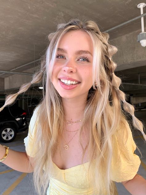 Cute Bubble Braid Ideas, Wavy Hair Bubble Braids, Bubble Braids With Crimped Hair, Crimped Bubble Braid, Curled Hair Bubble Braids, Straight Hairstyles With Bubble Braids, Bubble Braids And Curled Hair, Curled Hair With Bubble Braid On Side, Bubble Braids In Front Of Hair