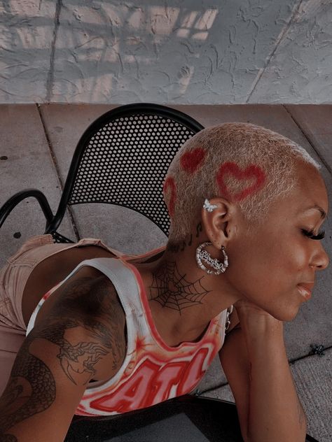 Twa Hair Color, Shaved Head Designs, Buzzed Hair Women, Girls With Shaved Heads, Short Shaved Hairstyles, Shaved Hair Designs, Buzzed Hair, Buzz Cuts, Cute Short Haircuts