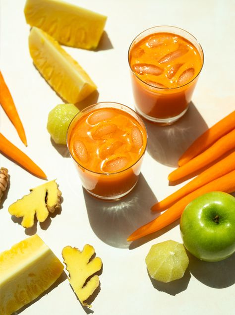 Carrot Pineapple Limeade Pineapple Limeade, Refreshing Juice, Limeade Recipe, Cold Press Juicer, Fresh Turmeric, Juicer Recipes, Pineapple Smoothie, Hye Kyo, Carrot Juice