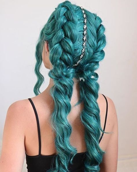 Tulip Outfit, Pretty Hair Color, Hair Dye Colors, Mermaid Hair, Hair Inspo Color, Cool Hair Color, Hair Color Trends, Aesthetic Hair, Green Hair