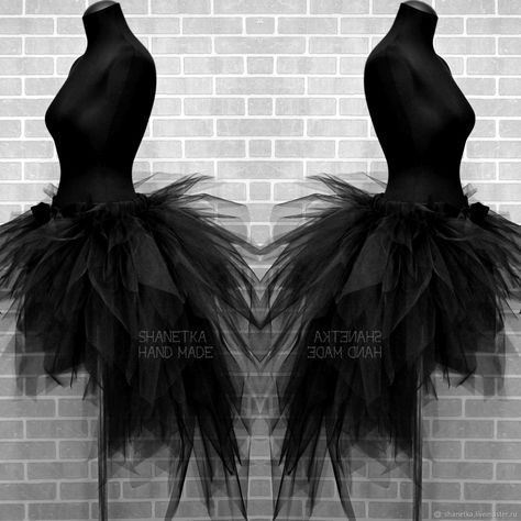 Emo Prom, Tutu En Tulle, Scary Halloween Decorations Outdoor, Black Tutu, Tulle Material, Gown Pattern, Festival Costumes, Cosplay Diy, Celebrity Biographies