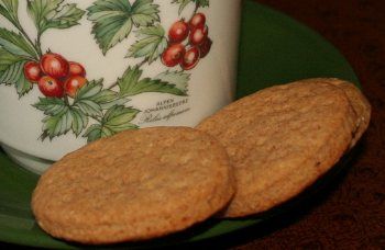 Close to McVitie's Digestive Biscuits recipe | BigOven British Biscuit Recipes, Mcvities Biscuits, Digestive Cookies, English Biscuits, British Biscuits, British Cooking, Food For Digestion, Biscuits Recipe, British Baking