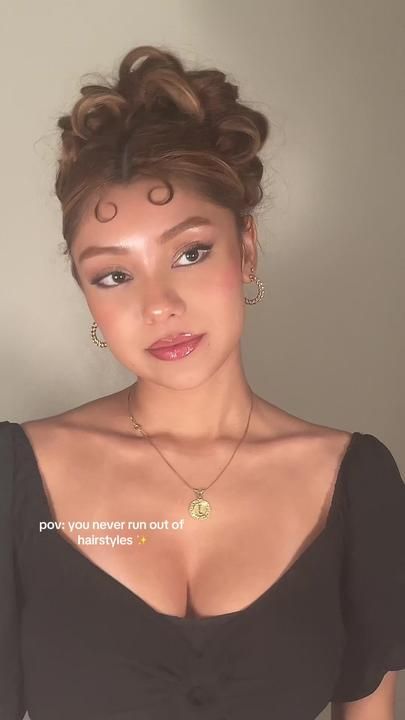 jazmina 🧚🏻‍♀️✨ on TikTok Curly Hair Beauty, Ball Hairstyles, Long Hair Tutorial, Hair Inspiration Short, Peinados Recogidos, Long Hair Updo, Short Hair Tutorial, Hair Tutorials For Medium Hair, Princess Hairstyles