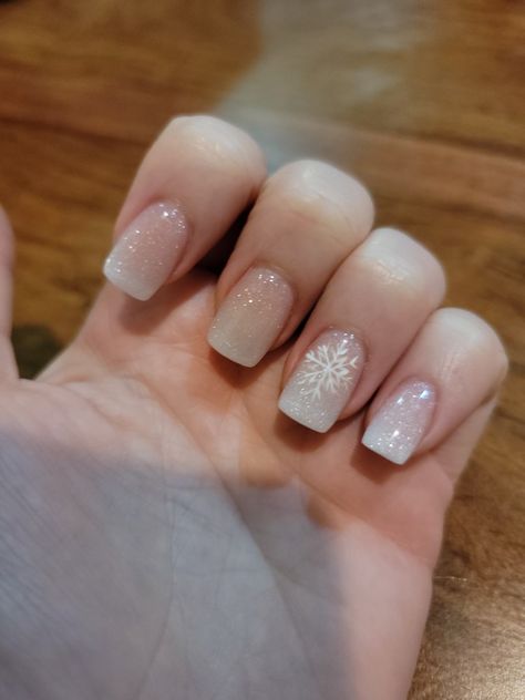 Ombre Winter Nails, White Sparkle Nails, Winter Nails Art, Squoval Nails, Short Gel Nails, Christmas Gel Nails, Blush Nails, Pretty Nail Designs, Short Square Acrylic Nails