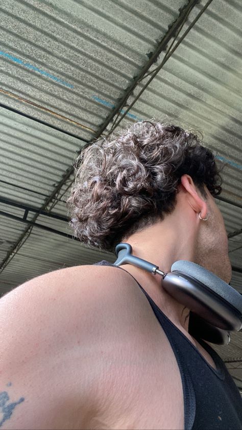 Mullet No Fade, Tapered Mullet Men Curly, Boys Hair Highlights, Low Fade Curly Hair, Boys Haircuts Curly Hair, Fade Haircut Curly Hair, Curly Hair Fade, Haircut Curly Hair, Men Haircut Curly Hair