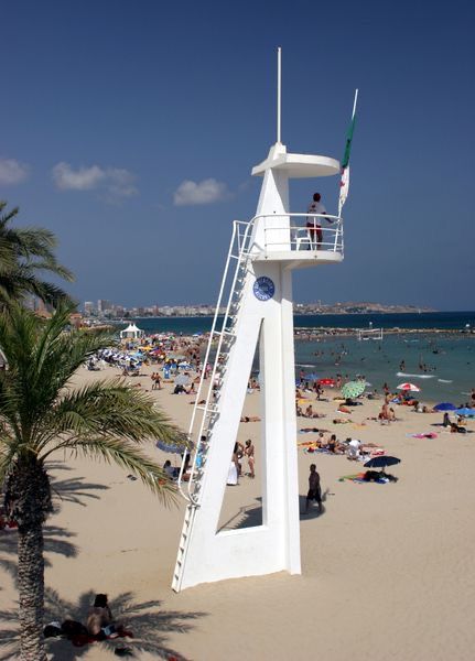 Life Guard Tower, Streamline Moderne Architecture, Lifeguard Station, Guard Tower, The Joneses, Lifeguard Stands, Beach Lifeguard, Observation Tower, Beach Watch