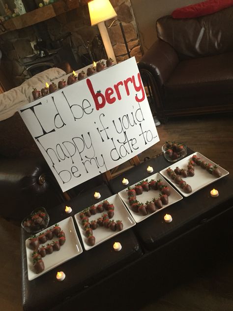 Promposal Ideas For Her Creative, Ask Out To Prom Ideas, Raising Canes Promposal, Promposal Ideas For Girlfriend So Cute, Promposal Unique, Simple Prom Posals Ideas, Roses Are Red Promposal, Hoco Poster Ideas Flowers, Room Promposal Ideas