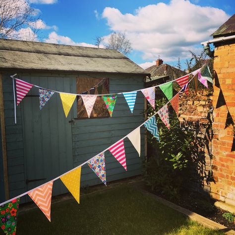 30th Birthday Garden Party, Garden Bunting, Birthday Garden Party, Bunting Diy, Backyard Birthday, Wedding Bunting, Crafts For Seniors, Outside Wedding, 30th Birthday