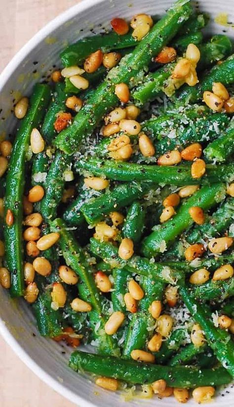 Green Beans with Pine Nuts in a white bowl Thanksgiving Green Beans, Thanksgiving Vegetables Side Dishes, Thanksgiving Vegetable Sides, Green Beans Side, Healthy Green Beans, Thanksgiving Side Dishes Healthy, Side Dishes For Salmon, Green Beans Side Dish, Autumn Side Dishes