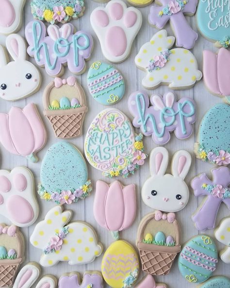 Jessie Edwards on Instagram: “I've had a few inquiries about Easter cookies recently, and I will be offering a limited number of sets for pre-order! I'm going to get all…” Decorated Food, Easter Sugar Cookies Decorated, Chip Dips, Easter Biscuits, Frosted Cookies, Easter Bunny Cookies, Cookie Making, Easter Sugar Cookies, Easter Sweets