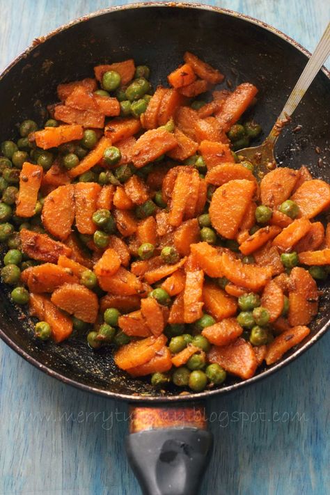 Merry Tummy: Gajar Mutter, Carrot Peas Stiry fry: Indian Side Dish Indian Carrot Recipes, Indian Vegetable Side Dish, Veg Recipes Indian, Carrot Fry, Indian Night, Indian Vegetable Recipes, Indian Side Dishes, Indian Rice Recipes, Low Carb Side Dishes