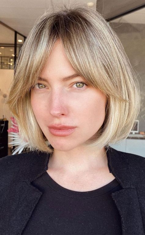 3. Curtain bang with classic bob There are many different ways to wear curtain bangs, it’s actually a great style to pair with the... Bob Haircut With Bangs, Short Bob Haircuts, Blonde Bobs, Short Hair With Bangs, Haircuts With Bangs, Curtain Bangs, Bobs Haircuts, Hair Day, Hairstyles With Bangs