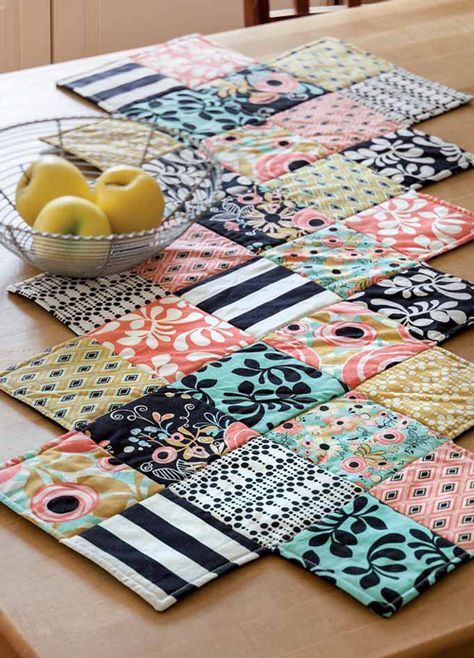 Sew Ins, Beginner Sewing Projects Easy, Leftover Fabric, Quilted Table Runners, Creation Couture, Sewing Projects For Beginners, Easy Sewing Projects, Love Sewing, Place Mats