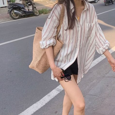 Summer Korean Style, Korean Summer Outfits, Outfit Korean Style, Outfit Ideas Summer, Casual College Outfits, Korean Casual Outfits, Everyday Fashion Outfits, Casual Day Outfits, Beachwear Fashion