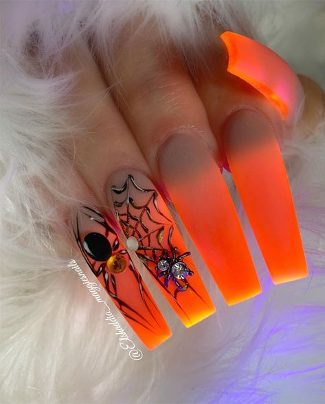 Orange Glow In The Dark Nails Acrylic, Glow In The Dark Fall Nails, Neon Nails Halloween, Orange Glow In The Dark Nails, Glow In Dark Halloween Nails, Glow In The Dark Nails Halloween, Halloween Nails Glow In The Dark, Neon Green And Blue Nails, Bright Halloween Nails