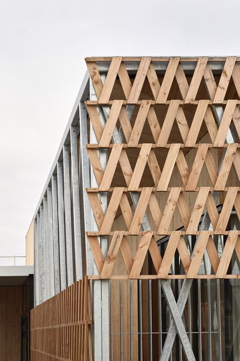 Reconstructed Past / MABIRE REICH Architectes | ArchDaily Wood Facade, Timber Architecture, Wood Architecture, Lan Can, Structure Architecture, Minimalist Architecture, Facade Architecture, Sustainable Architecture, Facade Design