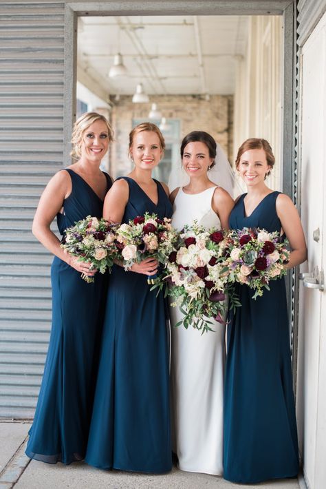 Navy Bridesmaid Dresses With Groomsmen, Bridesmaids Colours, Navy Fall Wedding, Navy And Burgundy Wedding, Tasty Cakes, Navy Bridesmaids, Navy Bridesmaid Dresses, Wedding Color Inspiration, Fall Wedding Flowers