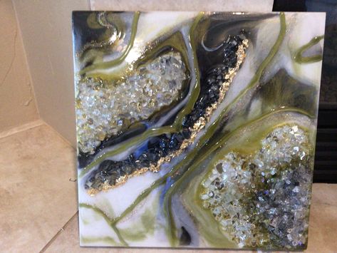 Resin Art Canvas, Seni Resin, Geode Rocks, Pour Paint, Gold Wall Decor, Resin Art Painting, Geode Art, Resin Wall Art, Gold Leaf Painting