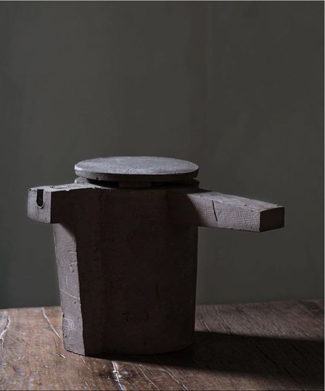 brutalist teapot Home Decor Objects, Interior Studio, Ceramic Texture, Decor Objects, Vase Crafts, Culture Magazine, Clay Teapots, Japanese Ceramics, Tea Bowls