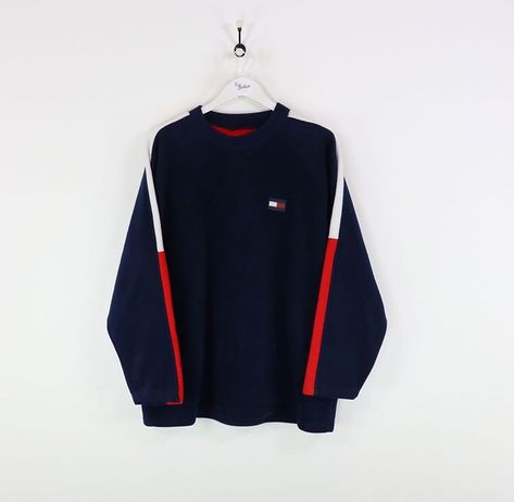 Tommy Hilfiger. Crewneck Outfit, Tommy Hilfiger Fashion, Tommy Hilfiger Outfit, Adidas Outfit, Sweatshirt Outfit, Cute Casual Outfits, Look Fashion, Givenchy, Trendy Outfits