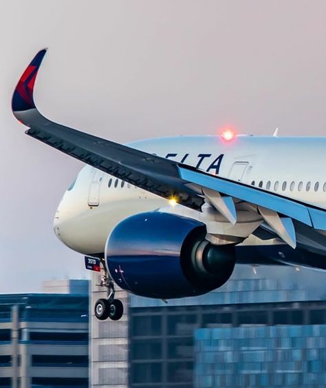 Airbus A350 Delta Air Lines à Minneapolis/Usa@msp_plane_spotter #a350 #a350xwb #a350900 #airbusa350... Airlines Aesthetic, Delta Plane, Plane View, Plane Spotter, Airbus A350, Delta Air Lines, Air Lines, Delta Airlines, Aviation Photography