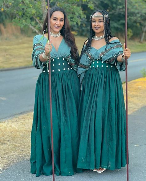 Oromo Cultural Dress, Ethiopia Clothing, Oromia Ethiopia, Ethiopian Clothes, Ethiopian Wedding Dress, Colourful Clothing, Ethiopian Culture, Eritrean Dress, Ethiopian Wedding