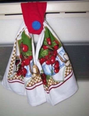 Child Apron Pattern, Recycled Towels, Kitchen Towels Crafts, Kitchen Towels Hanging, Kitchen Towel Rack, Kitchen Towel Holder, Diy Towels, Towel Dress, Crochet Towel