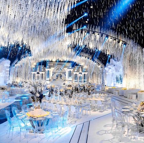 Winter Wonderland Wedding Theme, Weddings Decorations Elegant Romantic, Wonderland Wedding Theme, Dream Wedding Reception, Extravagant Wedding, Luxury Wedding Decor, Location Inspiration, Elegant Centerpieces, Winter Wonderland Wedding