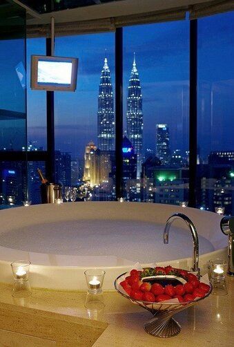 My View Will Be This View Unique Hotel Rooms, Unique Hotels, Room With A View, Dream Bathrooms, Dream Bathroom, House Goals, Beautiful Bathrooms, Design Case, City View