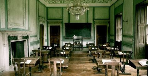 Royal Academia, Green Classroom, Modern Magic, Royal Green, Slytherin Aesthetic, Film School, A Series Of Unfortunate Events, Weird Dreams, The Secret History