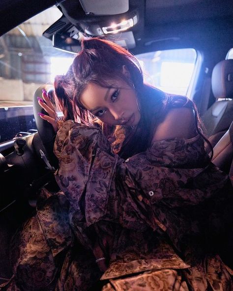 Jessi / 제시 no Instagram: “My DRIVE is so crazy... i don’t even gotta look.” Jessi Nunu Nana, Jessi Aesthetic, Jessi Kpop, Nunu Nana, Kawaii Iphone Case, Ghost Light, December 17, American Rappers, Nova York