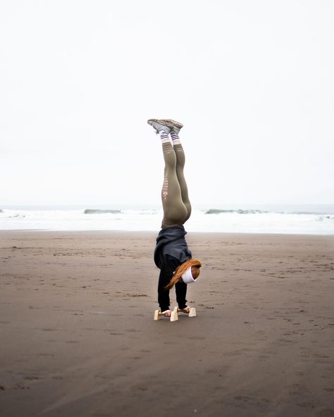 Healthy mind // Healthy body Fitness and calisthenics at the sea 🌊 . . #calisthenics #calisthenics #calisthetics #cali #calisthenicsphotography #calisthenics_athletes #calisthenicsfreestyle #fitness #fitnessmotivation #fitnessgirl #fitnessjourney #fitnesslifestyle #fitnessphysique #athelete #athletes Calestenics Aesthetic, Woman Calisthenics, Aesthetic Calisthenics, Calisthenics Photography, Calisthenics Girl Aesthetic, Gym Calisthenics, Calisthenics Aesthetics, Calisthenics Women, Calisthenics Athletes